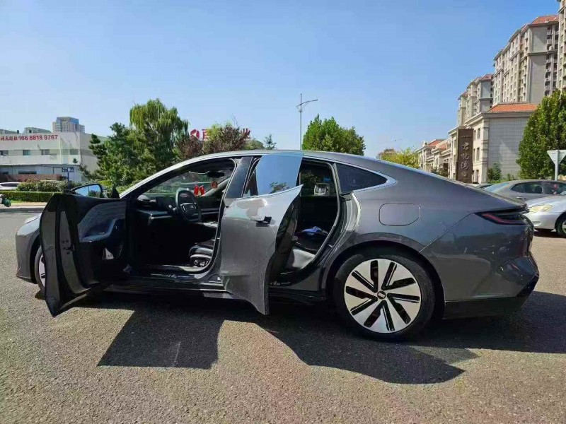 东营25年吉利银河7