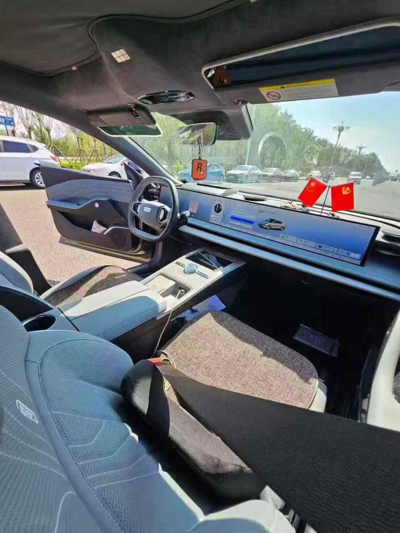 东营25年吉利银河8