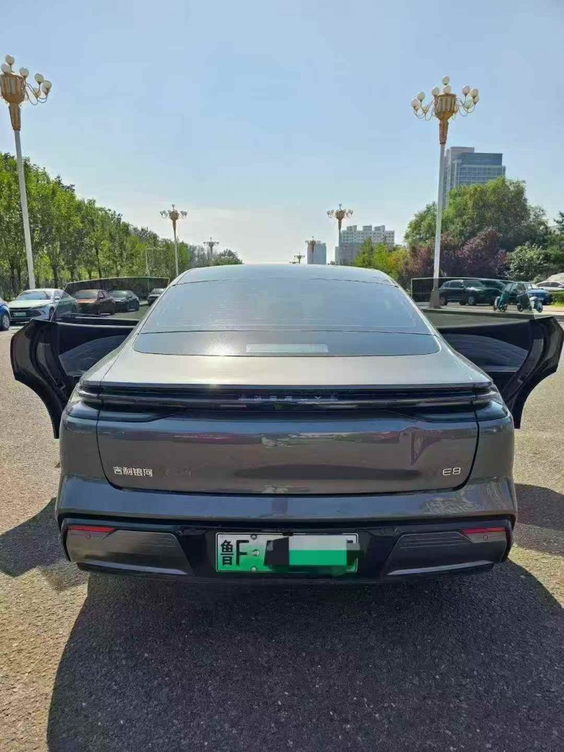 东营25年吉利银河9