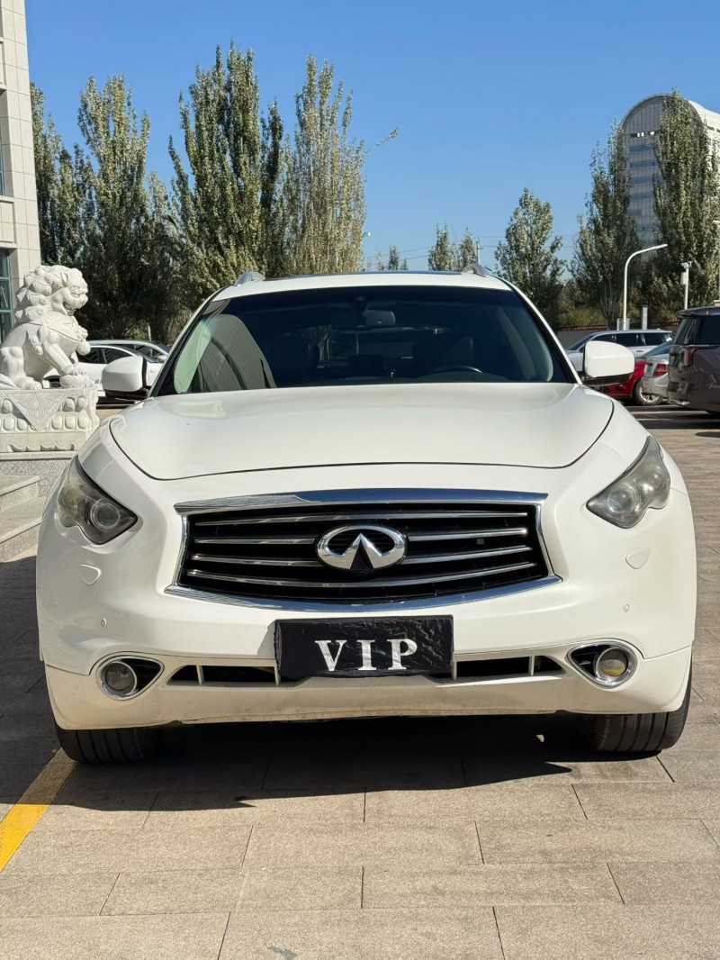 赤峰15年英菲尼迪QX701