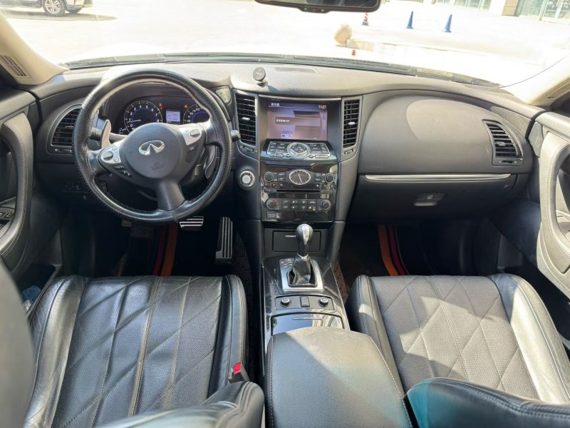 赤峰15年英菲尼迪QX705