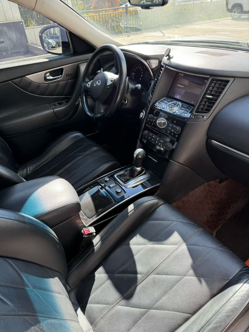 赤峰15年英菲尼迪QX706