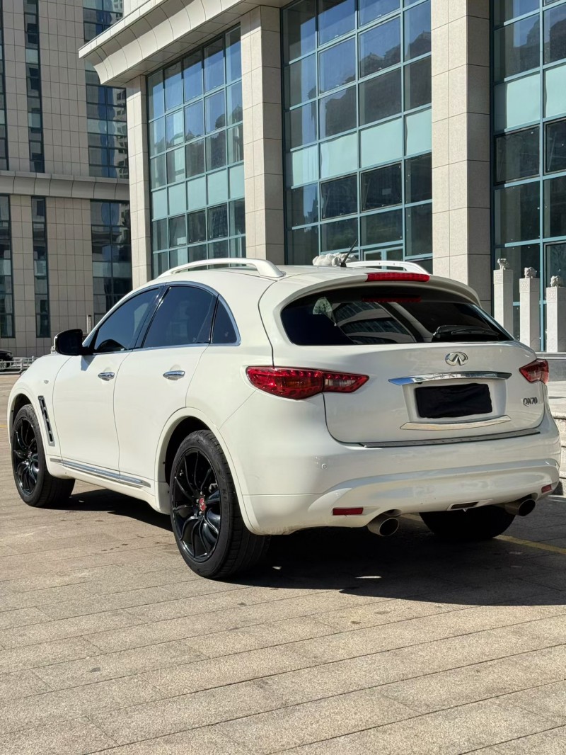 赤峰15年英菲尼迪QX708
