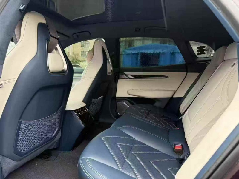 嘉兴22年极氪汽车0015