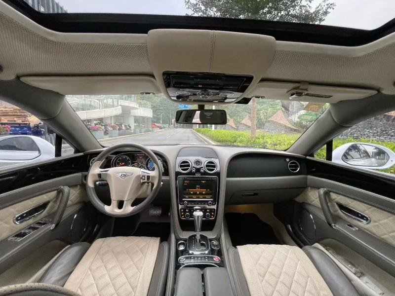 深圳17年宾利飞驰4