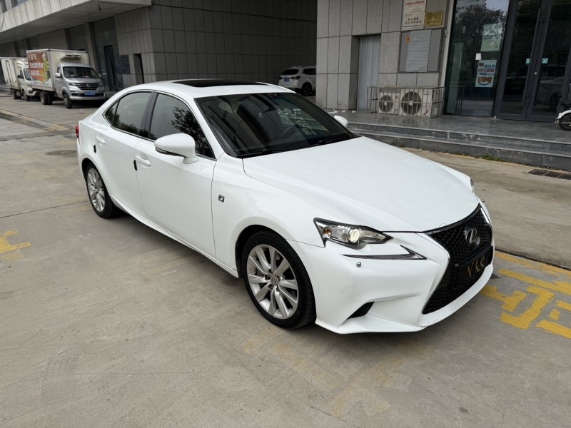 济宁16年雷克萨斯IS2