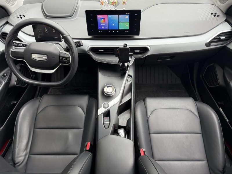 济宁24年吉利几何5