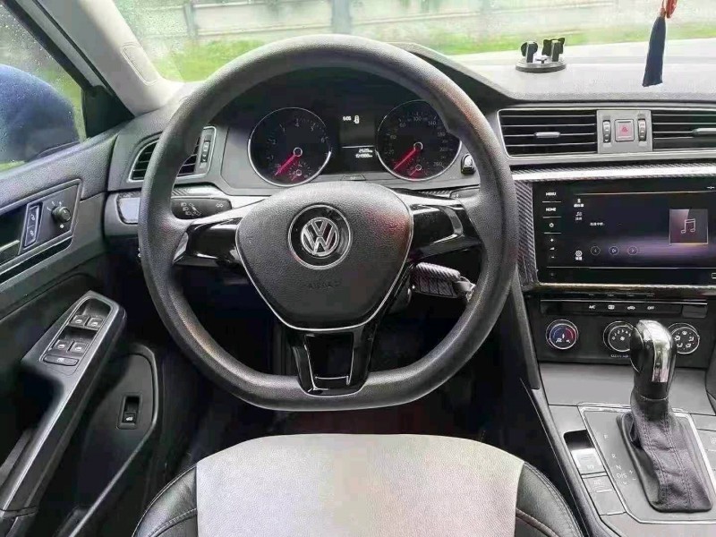 广州15年大众凌渡8