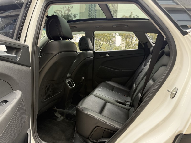 济宁16年现代途胜4