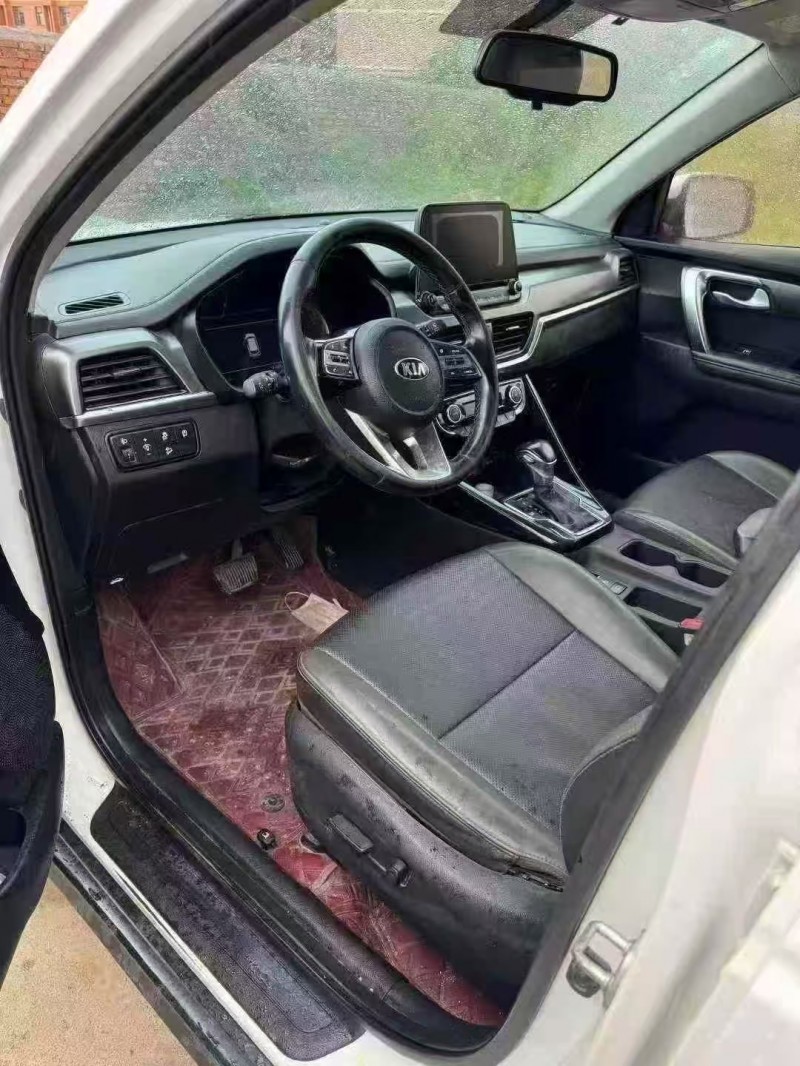 菏泽18年起亚智跑2