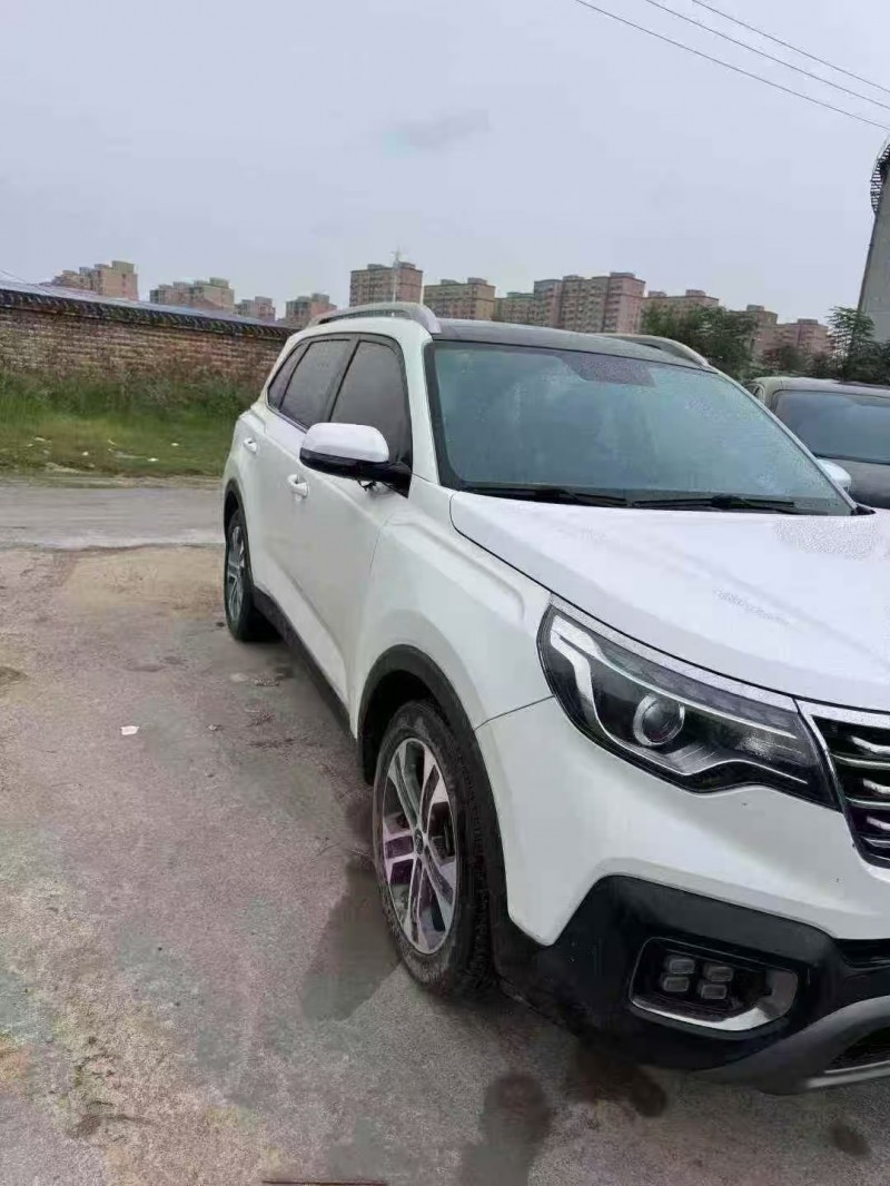 菏泽18年起亚智跑5