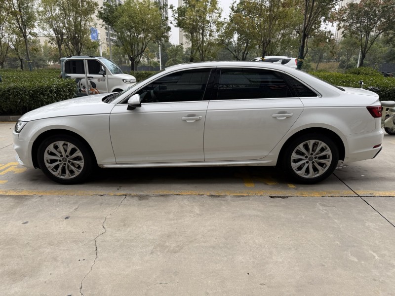 济宁19年奥迪A4L7