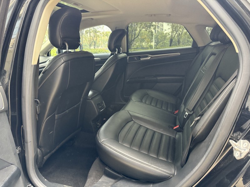 济宁18年福特蒙迪欧5