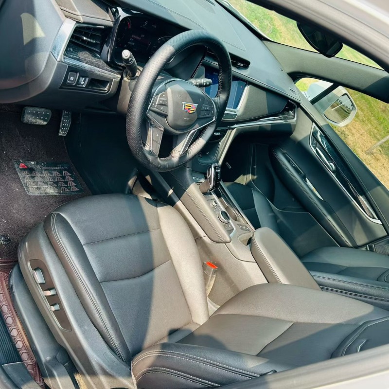 聊城20年凯迪拉克XT54