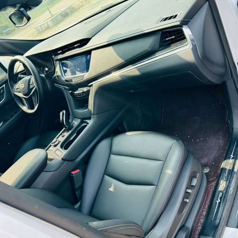 聊城20年凯迪拉克XT56