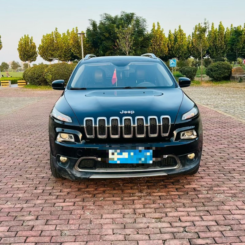 聊城17年Jeep自由光1