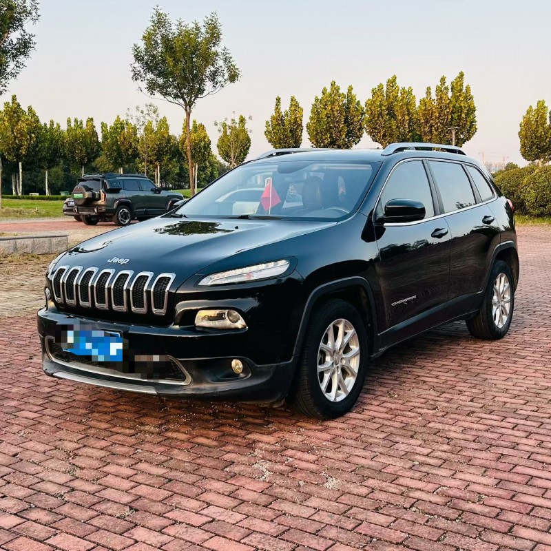 聊城17年Jeep自由光2