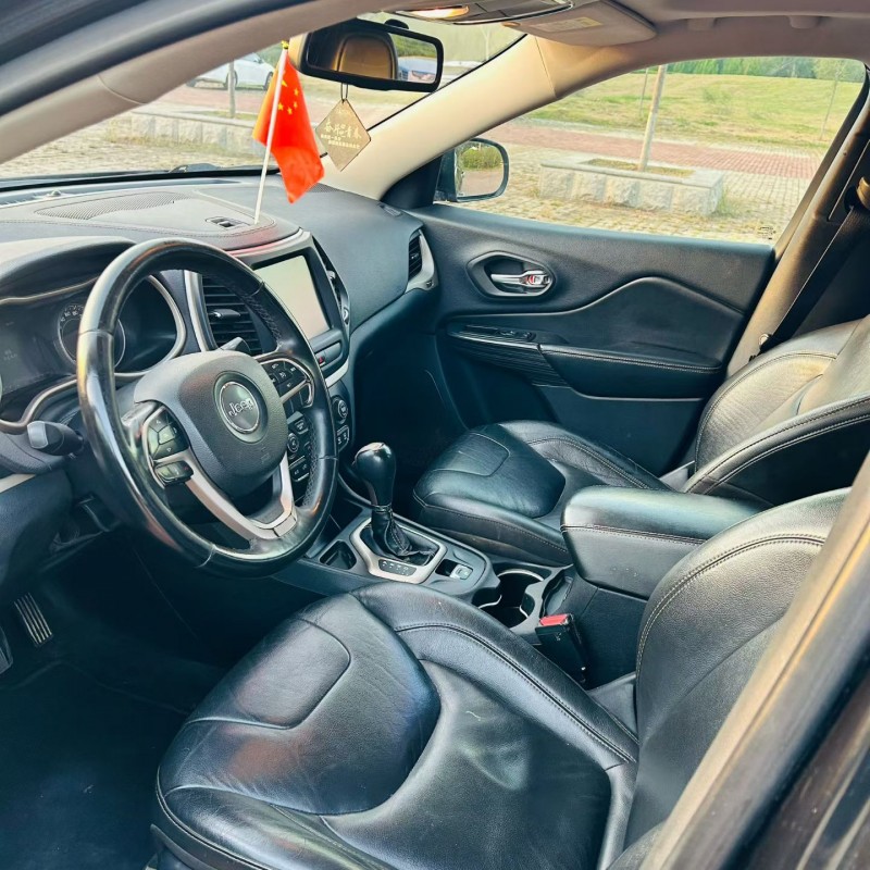 聊城17年Jeep自由光3