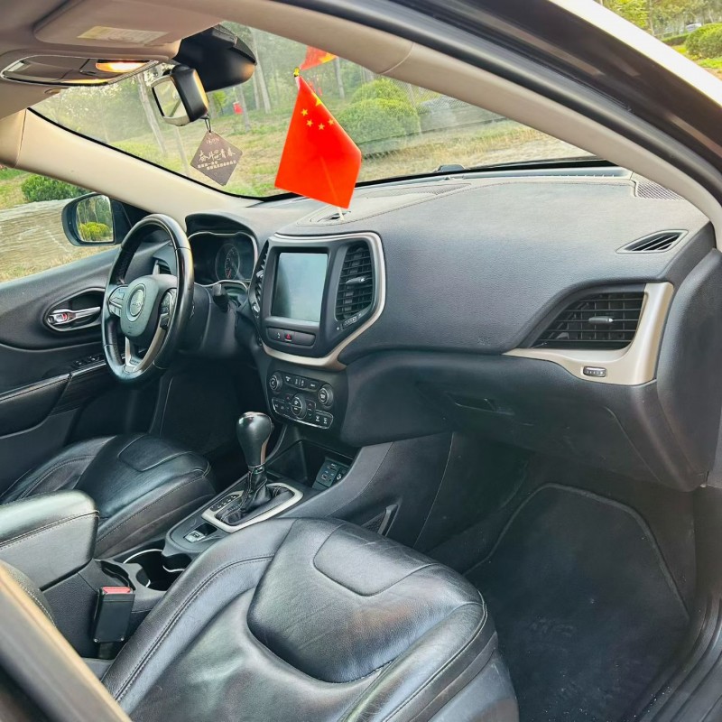 聊城17年Jeep自由光6