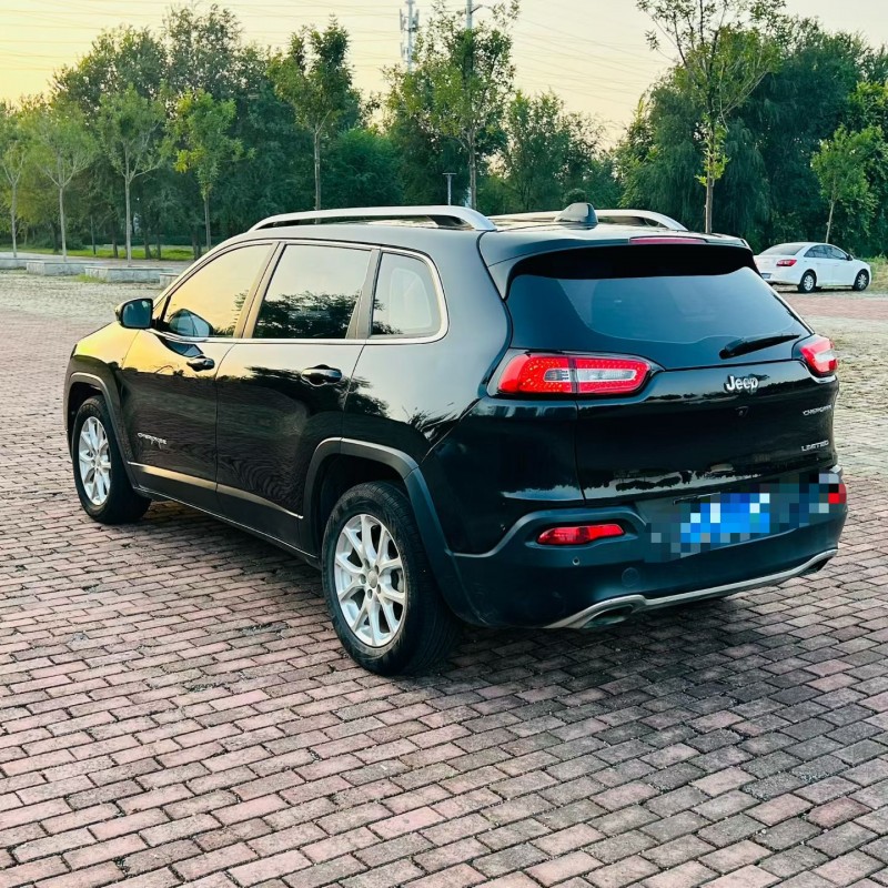 聊城17年Jeep自由光7