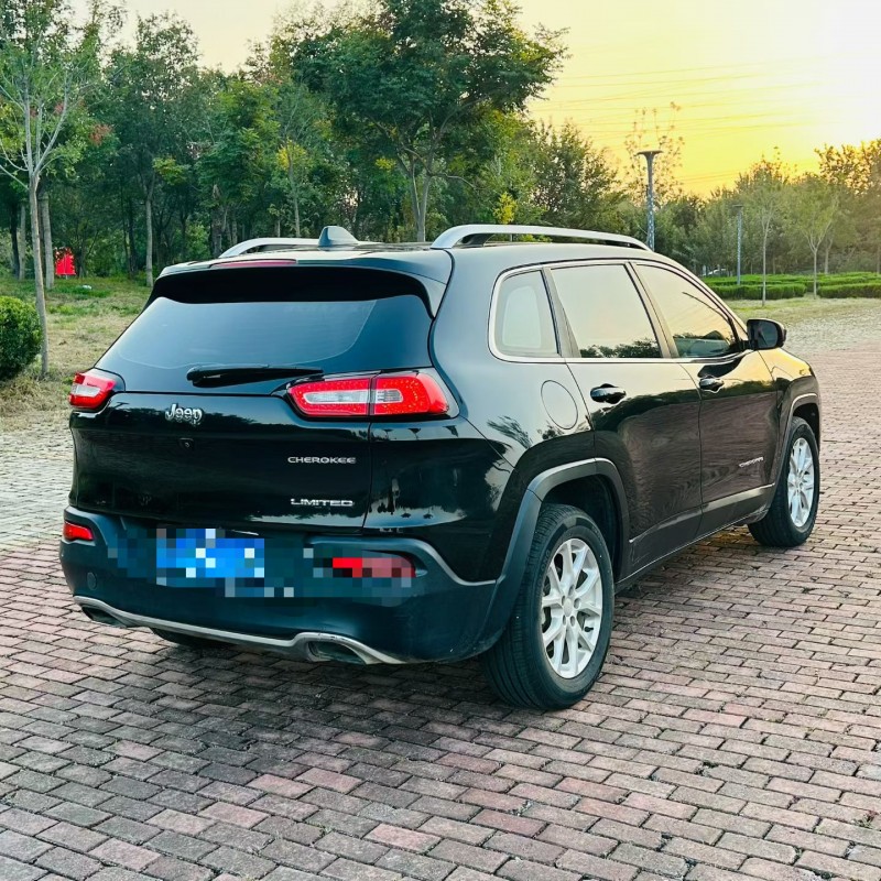 聊城17年Jeep自由光8