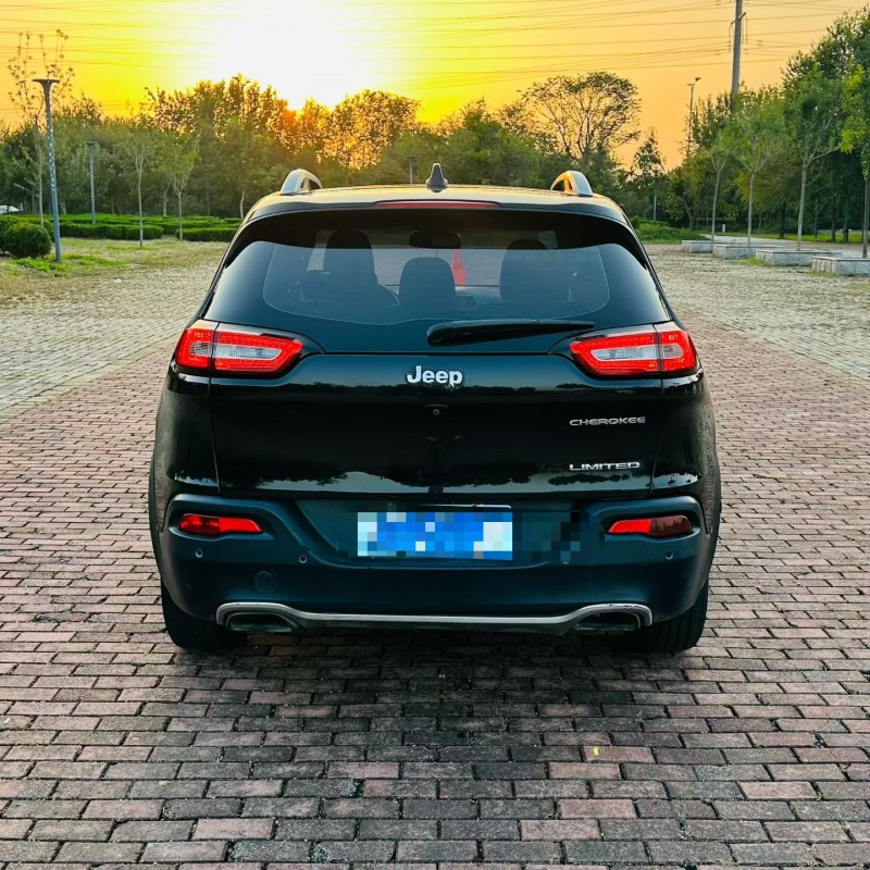 聊城17年Jeep自由光9