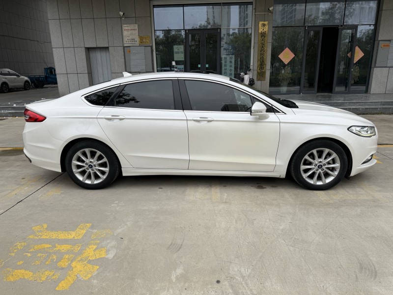 济宁18年福特蒙迪欧7