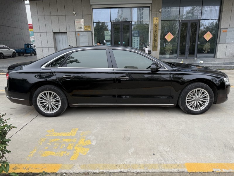 济宁15年奥迪A8L7