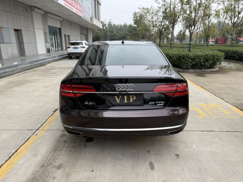 济宁15年奥迪A8L9