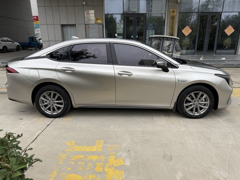 济宁24年传祺埃安S7