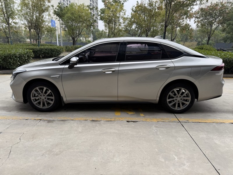 济宁24年传祺埃安S8