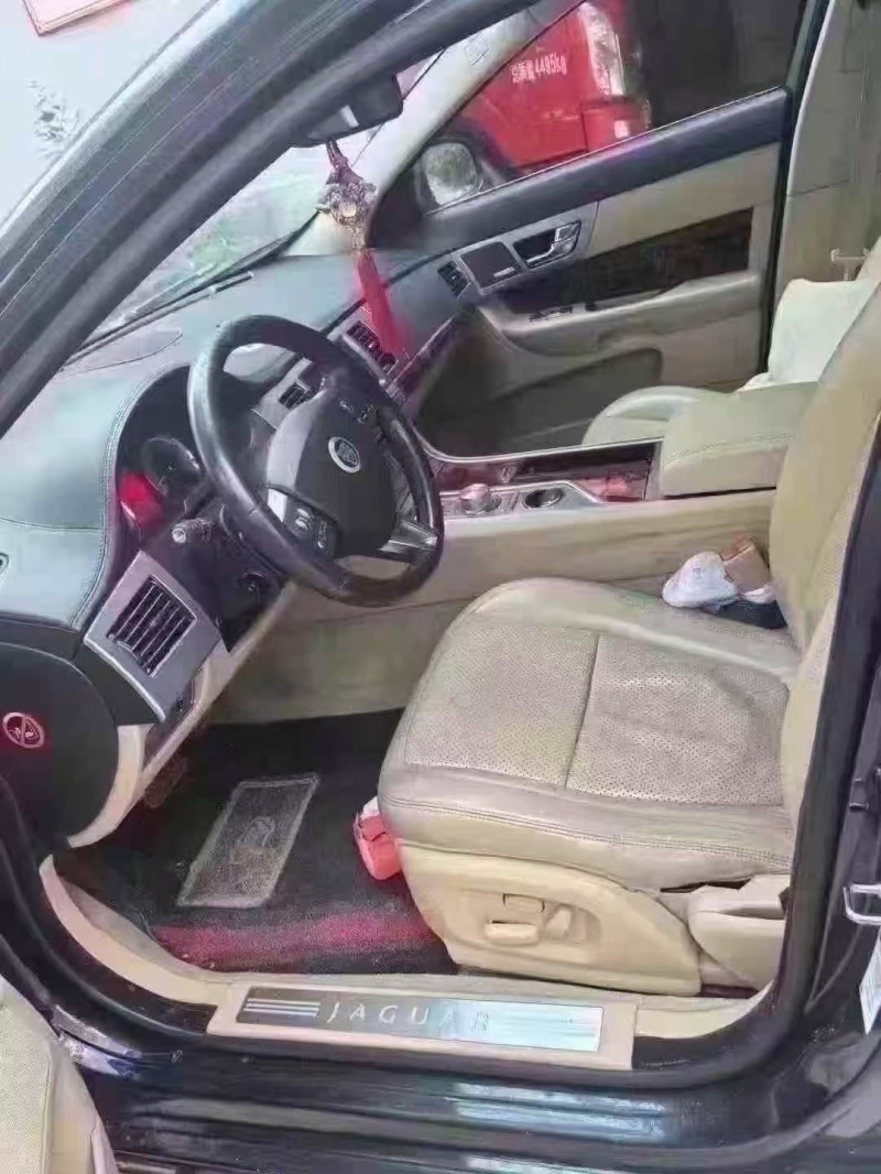 菏泽10年捷豹XF3