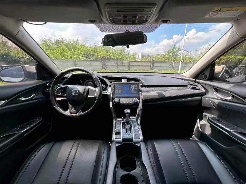 广州17年本田思域4