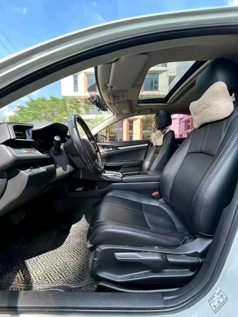 广州17年本田思域5