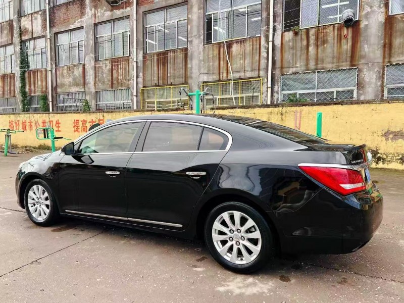 潍坊15年别克君越7