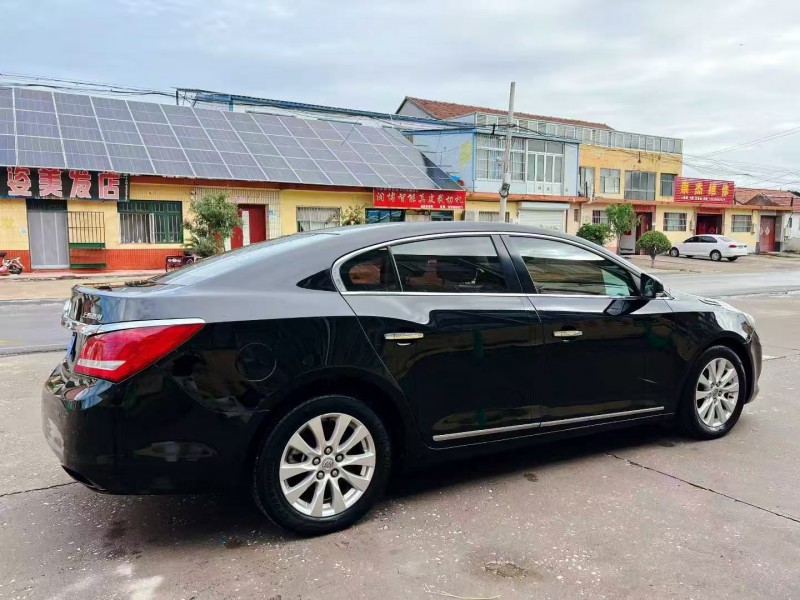 潍坊15年别克君越8