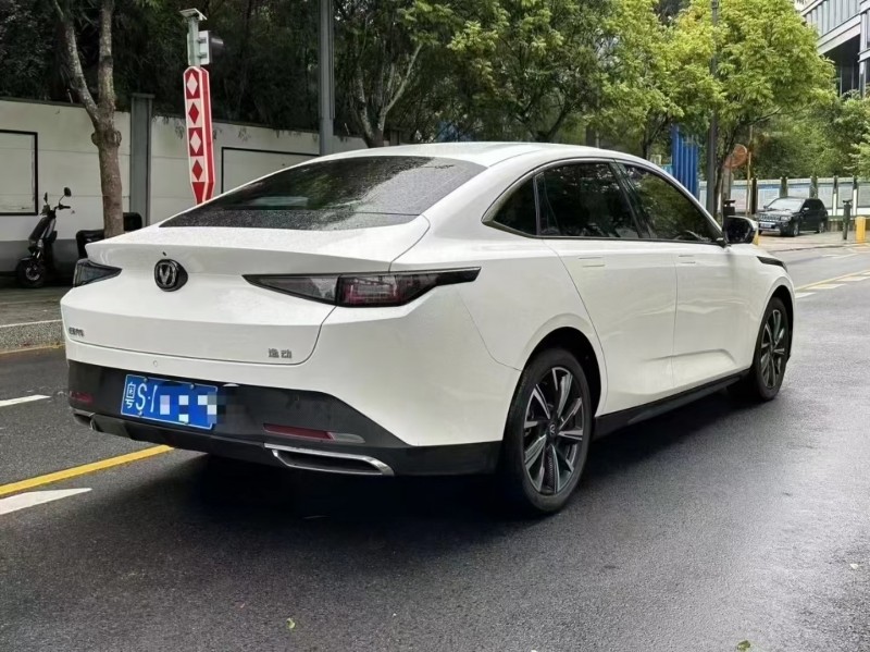 广州24年长安汽车逸动8