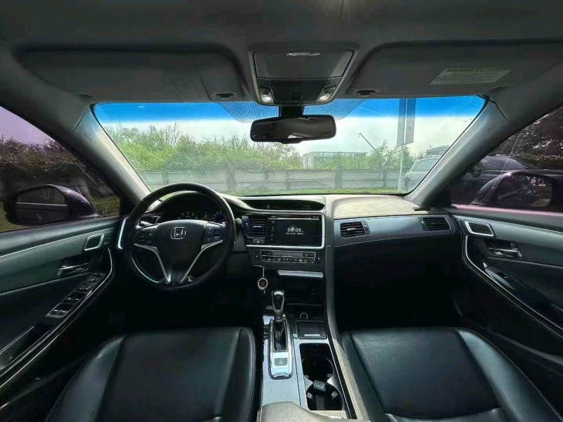 广州16年本田思铂睿3