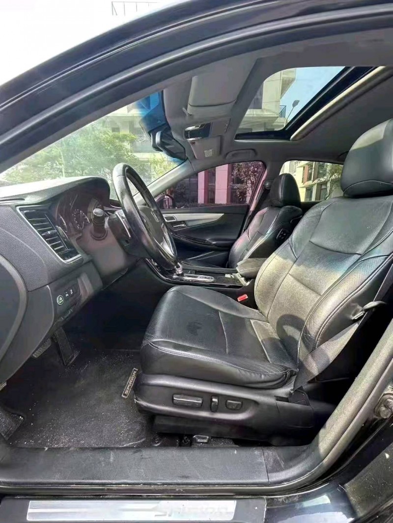 广州16年本田思铂睿4