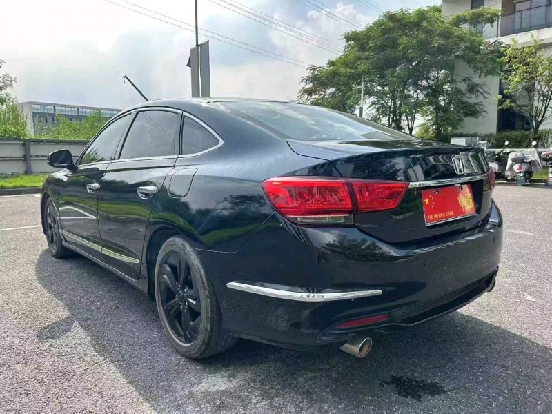 广州16年本田思铂睿8