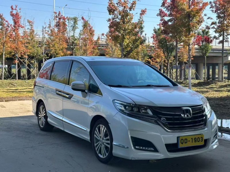 青岛18年本田艾力绅2