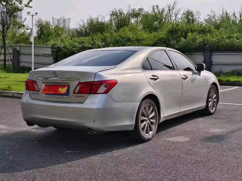 广州09年雷克萨斯ES8