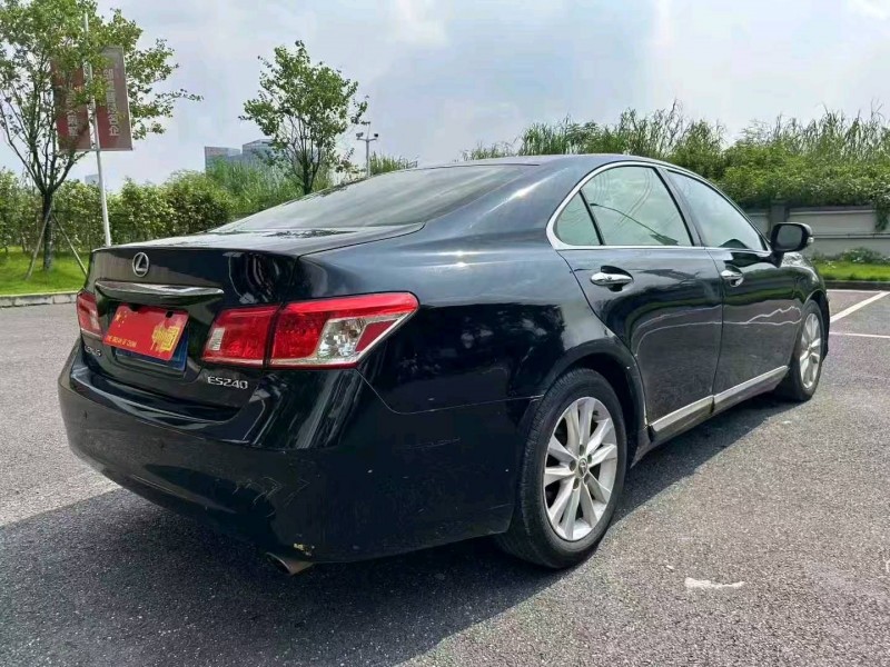 广州12年雷克萨斯ES8