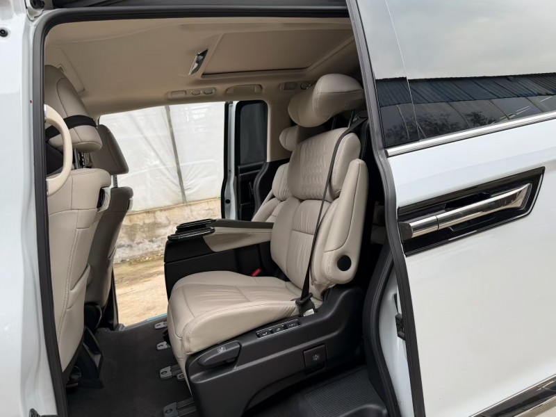 徐州24年本田艾力绅8