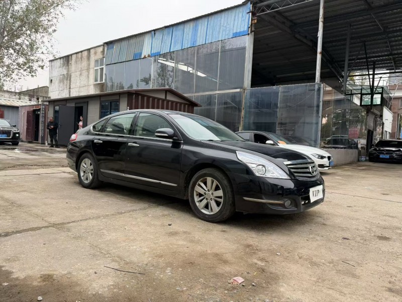 徐州11年日产天籁3