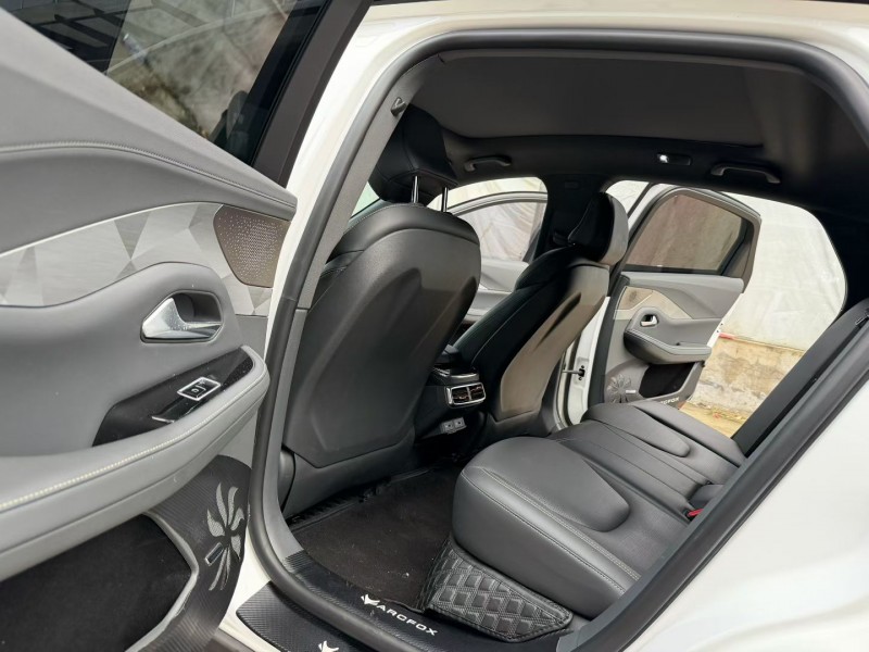 徐州22年极狐汽车阿尔法8