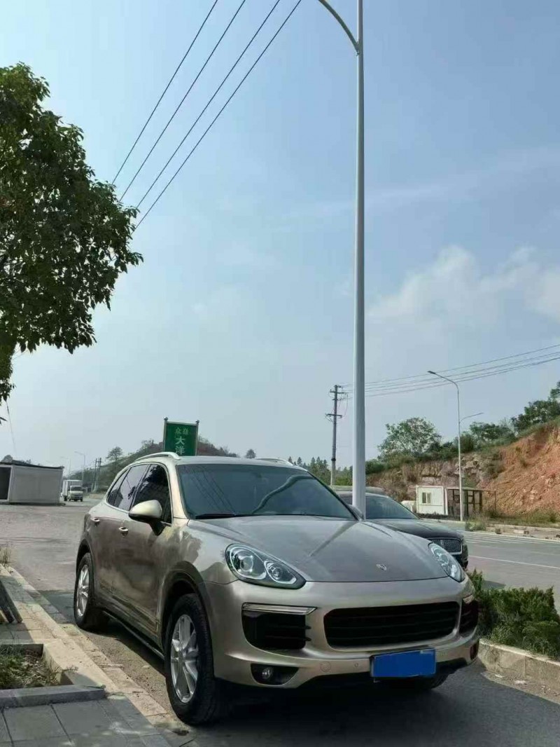 衡阳16年保时捷卡宴3