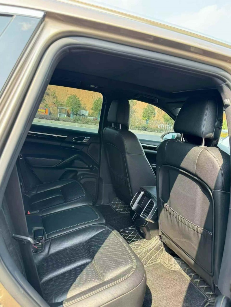 衡阳16年保时捷卡宴7