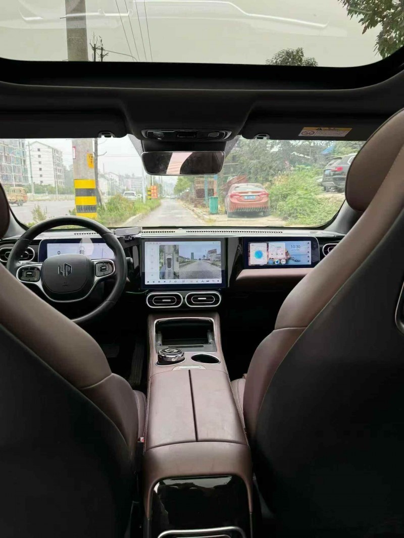 衡阳23年零跑汽车C017