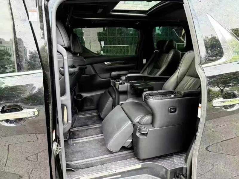 佛山21年雷克萨斯LM雷尔法4